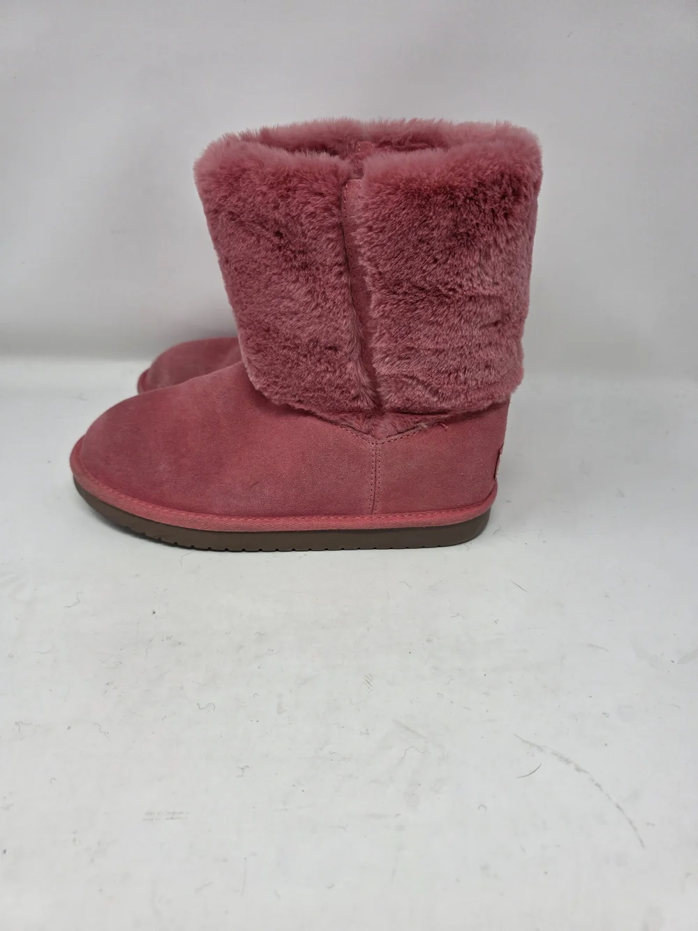 Koolaburra by UGG Pink Victoria Short Faux Fur Suede Winter Boots Size 4 Youth